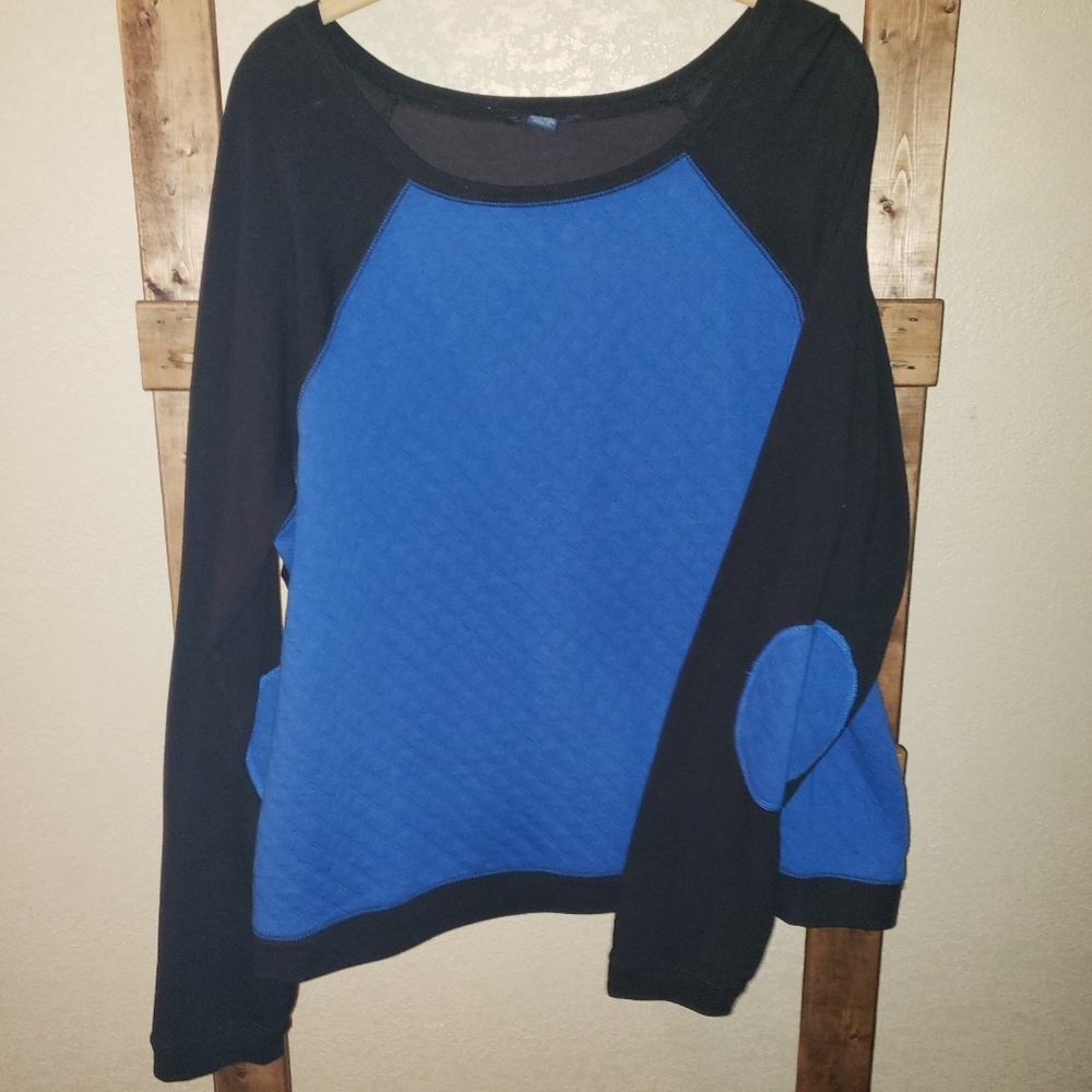 Sweatshirt